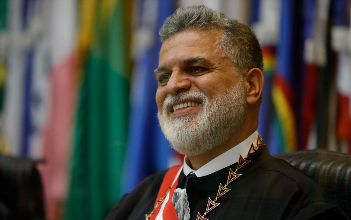 Justiça do Trabalho segue a Constituição e não pratica 'ativismo', afirma novo presidente do TST